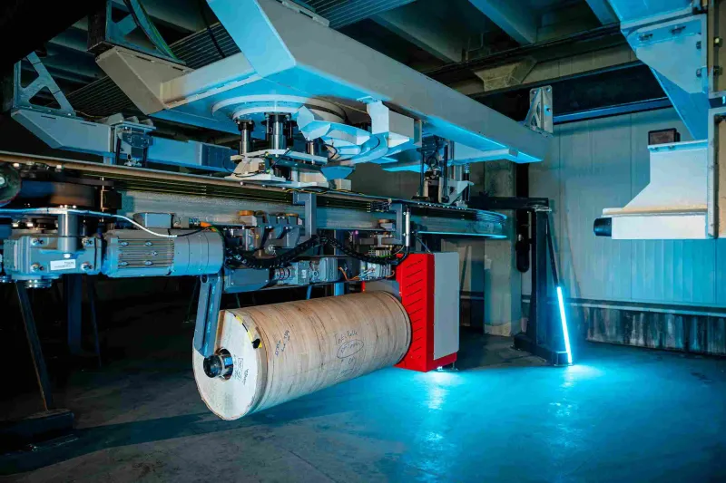 Overhanging conveyor – Material rolls